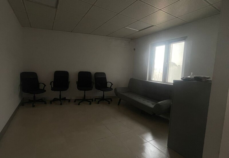 Magheru, 10 minute metrou Piata Romana, in blocul cu cinema Patria,